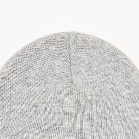 UGG Heather Gray Beanie NWT - Picture 5 of 11
